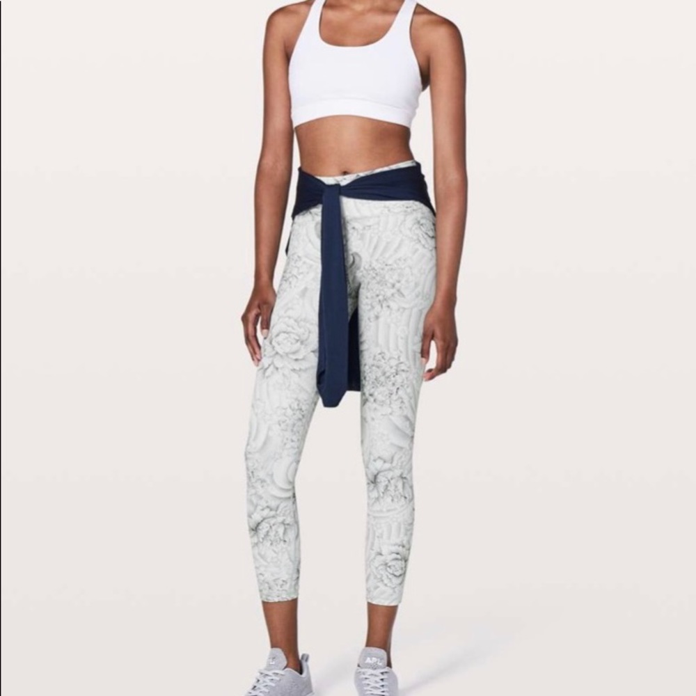 Lululemon Train Times 7/8 Pant *25"
Twine White Multi / White